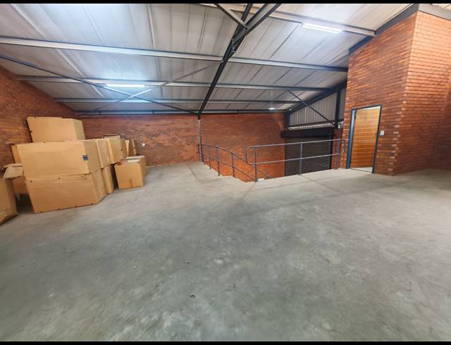 243M² WAREHOUSE TO LET IN ORMONDE